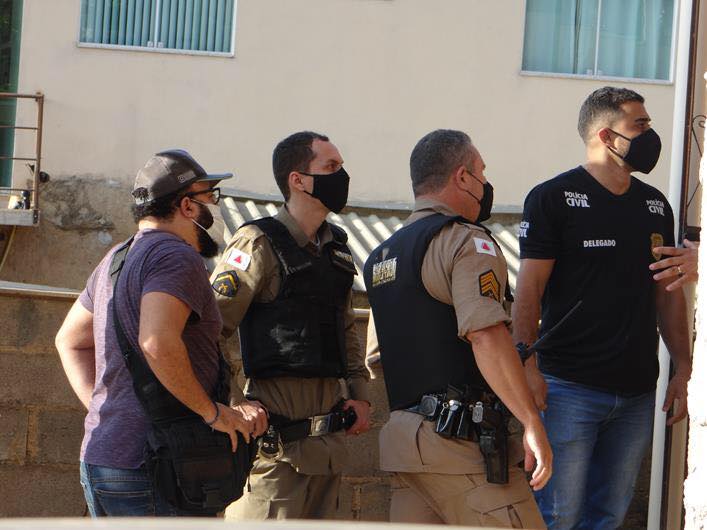 Ela foi atingida por um tiro na cabeça