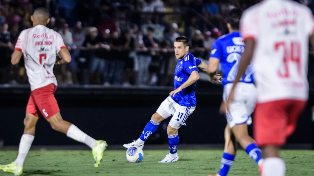 Ramiro, volante do Cruzeiro, em ação contra o RB Bragantino, no Nabi Abi Chedid Ramiro, volante do Cruzeiro, em ação contra o RB Bragantino, no Nabi Abi Chedid
