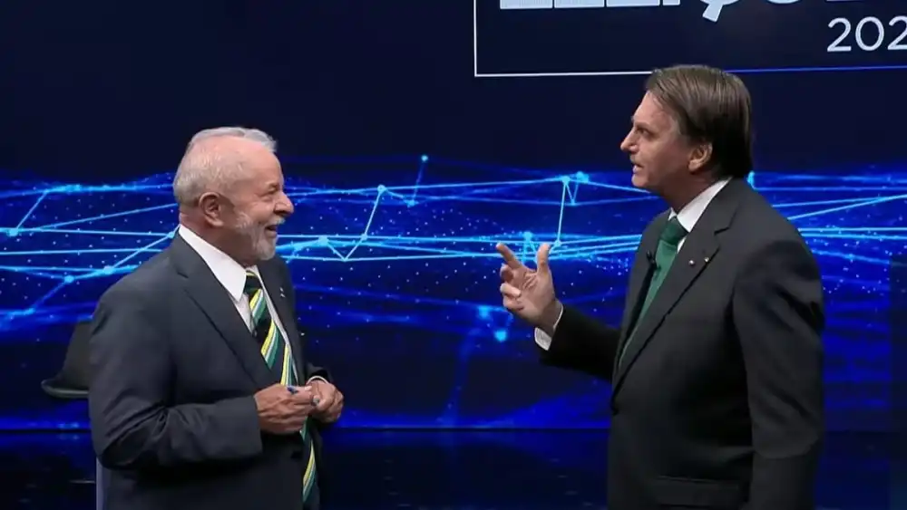 Lula e Bolsonaro participaram de debate na noite de domingo (16) Lula e Bolsonaro participaram de debate na TV Bandeirantes, em 2022