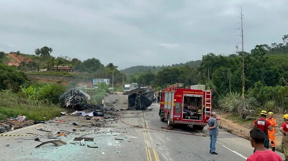 Corpos das vítimas de acidente na BR-116 em Teófilo Otoni serão encaminhados para BH