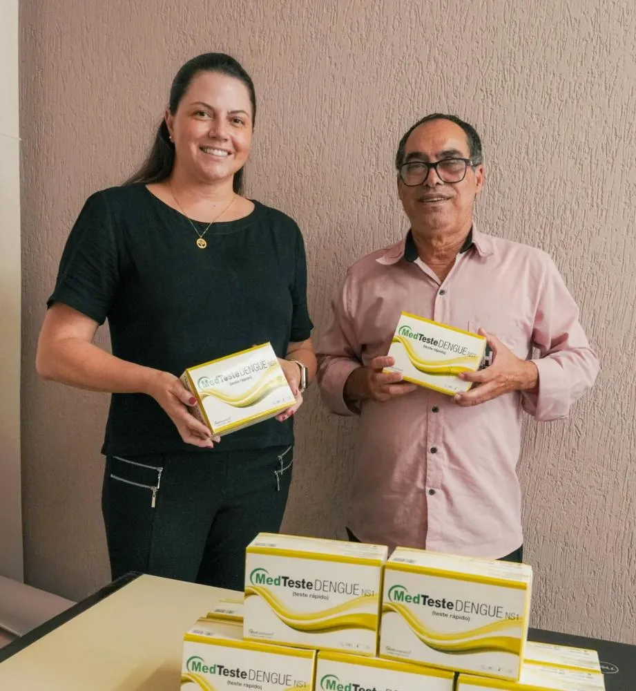 Isabela Lott, secretária municipal de saúde, e Ari Virgílio, presidente do Hospital Padre Estevam