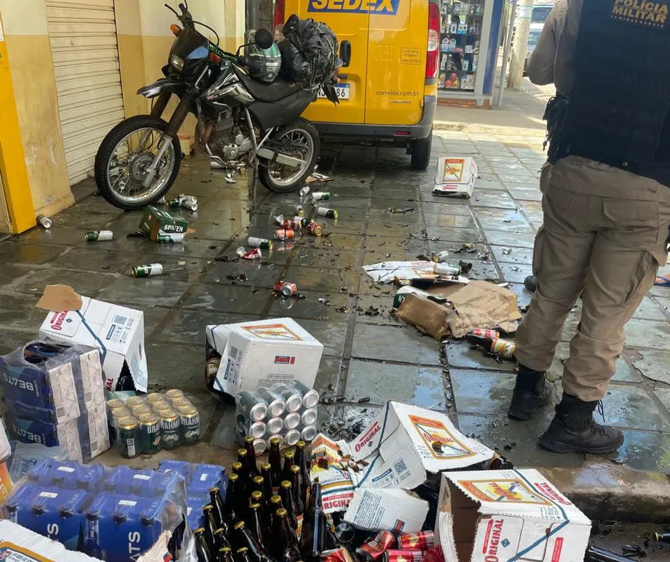 Apesar da gravidade do ocorrido, o motociclista não apresentou ferimentos graves; Imagem rede social