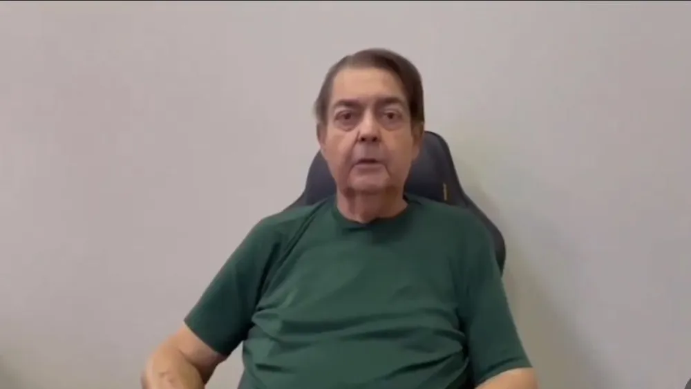Fausto Silva recebeu alta nesta sexta-feira (24) após ser internado no Hospital Israelita Albert Einstein, em São Paulo