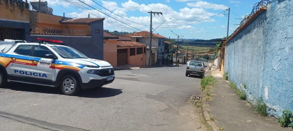Viaturas faz bloqueio do local da ocorrência