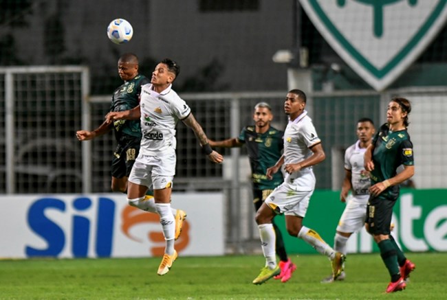 O Coelho não se encontrou em campo e ficou devendo