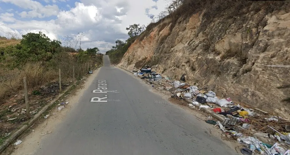 Homem é morto em bota-fora com tiros no rosto, costas e nádegas em Santa Luzia