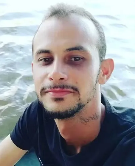 Bertone Lopes das Neves Neto, de 33 anos, não é visto desde quarta-feira (1) — Foto: Redes sociais