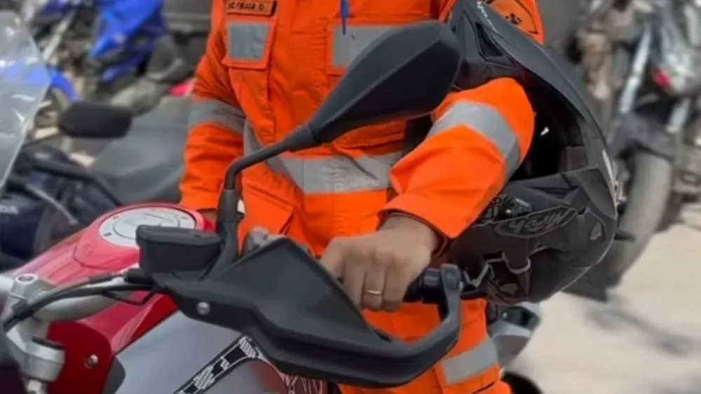 Bombeiros alertam sobre risco de fratura ao levar capacete no braço