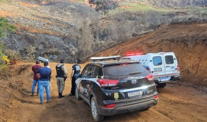 Idoso morre após veículo capotar em açude em Realeza, distrito de Manhuaçu