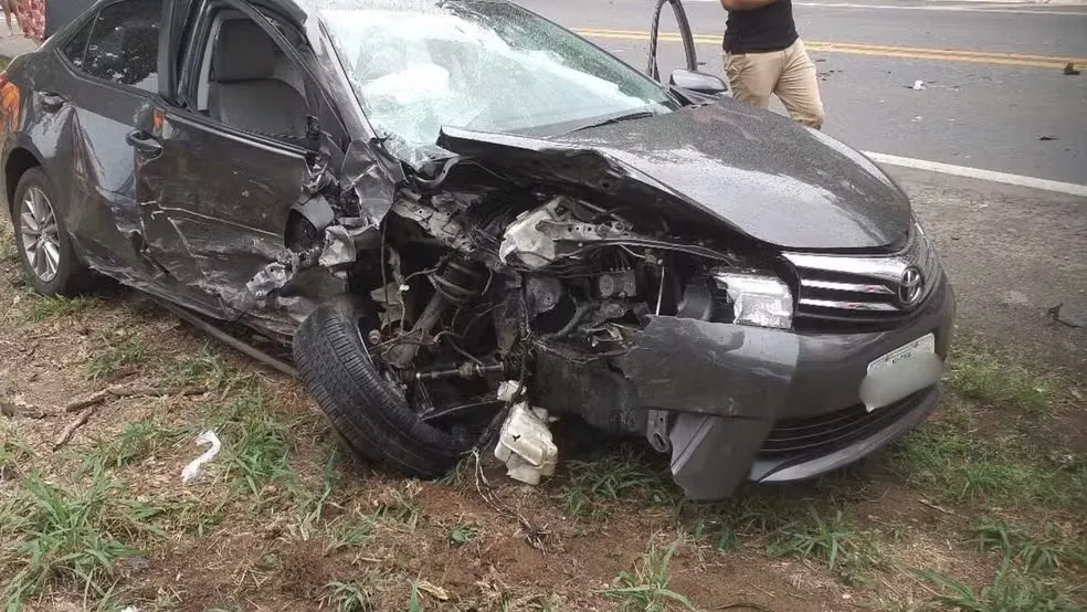 Duas pessoas morrem em grave acidente na MG-050, em Itaúna