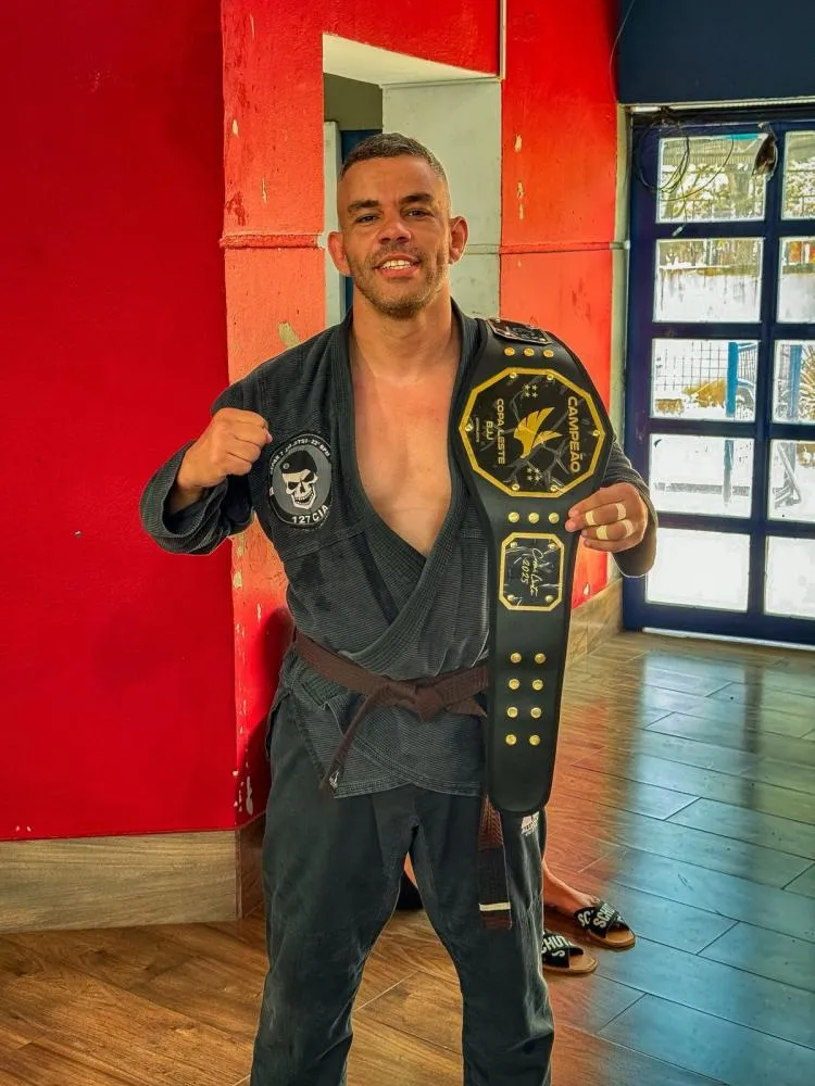 Policial militar lotado em Santa Maria de Itabira brilhou na 8ª Copa Leste de Minas BJJ com duas grandes conquistas e reconhecimento técnico