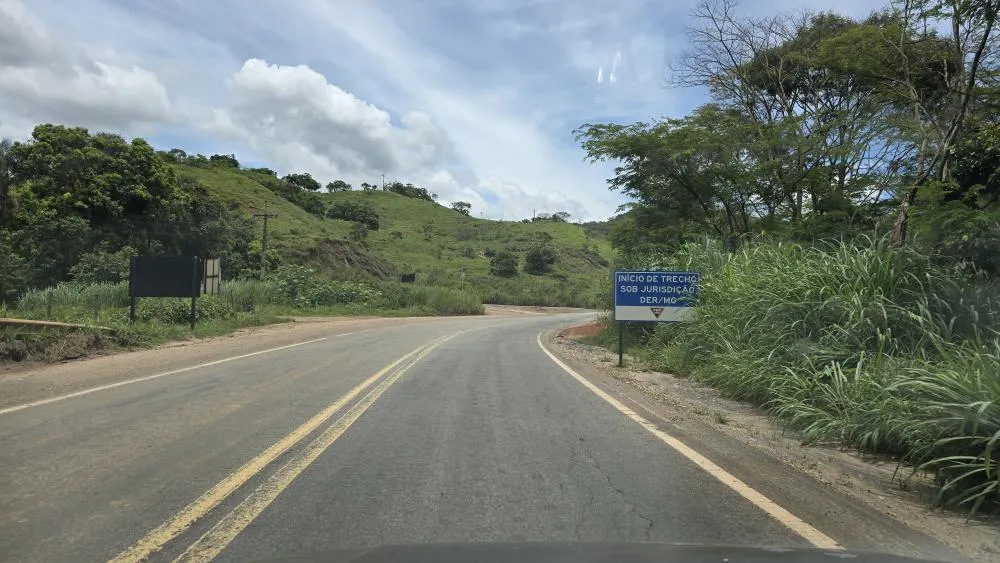 MGC-120 e a LMG-790, conhecida como Estrada do Piçarrão