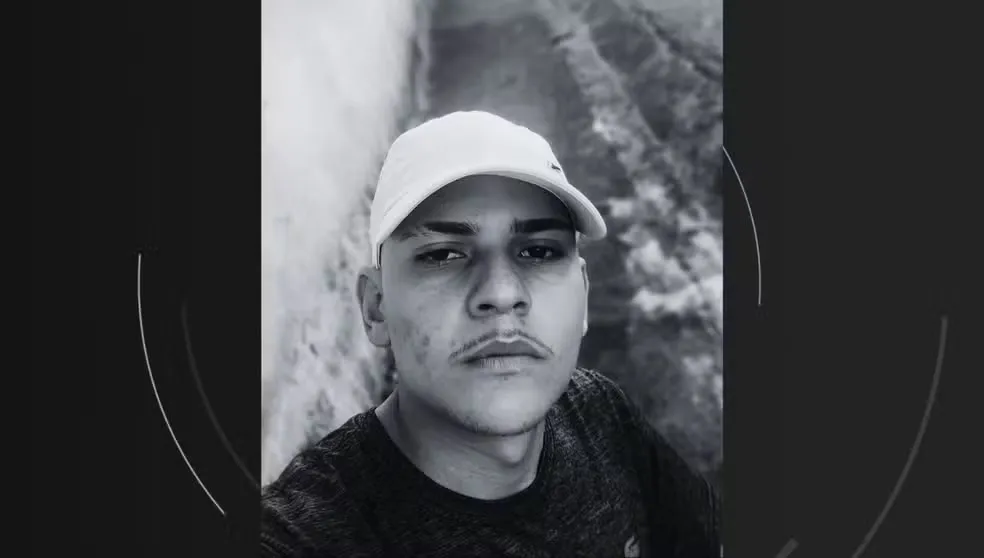 Jovem é morto a tiros após tentar defender namorada de agressão em Caratinga — Foto: Redes sociais