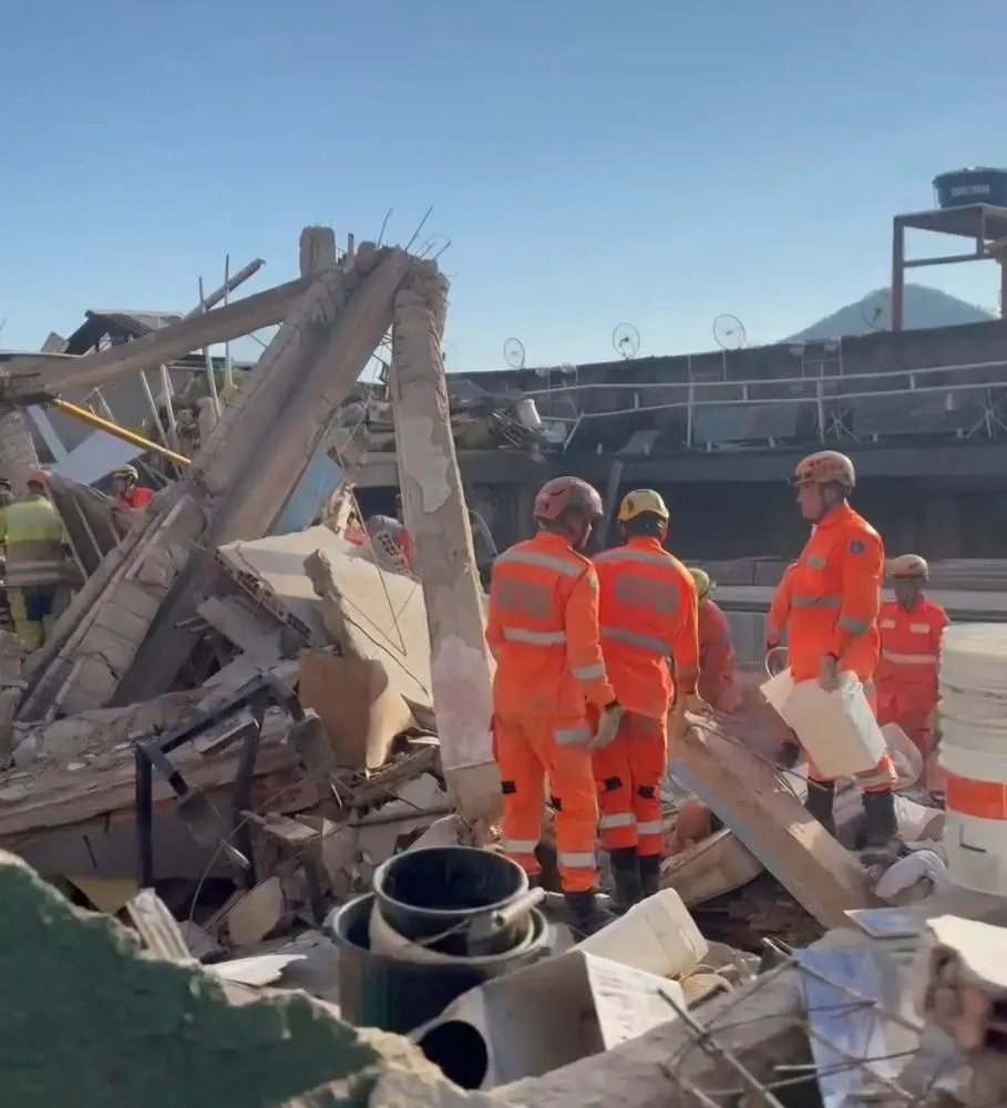 Casa de idosos desaba em Belo Horizonte