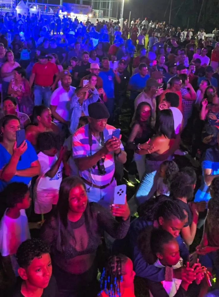 Menina da Bota anima crianças e público não arreda o pé na abertura da Festa de São José do Chaves