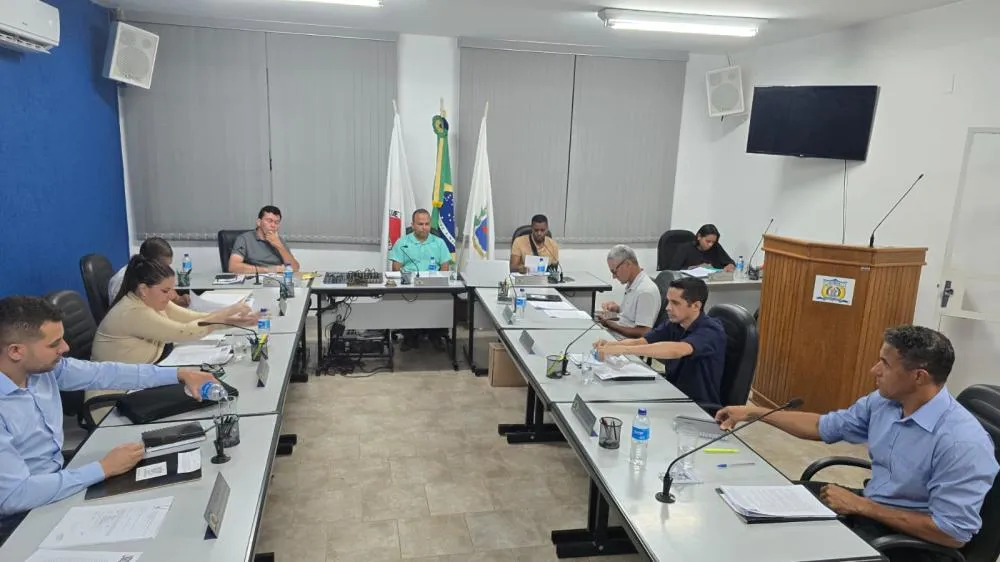 Câmara de Santa Maria de Itabira analisa projetos, indicações e prestação de contas em reunião ordinária