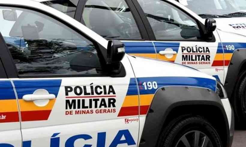  No local, o pai e a madrasta estavam desesperados e se preparavam para procurá-lo