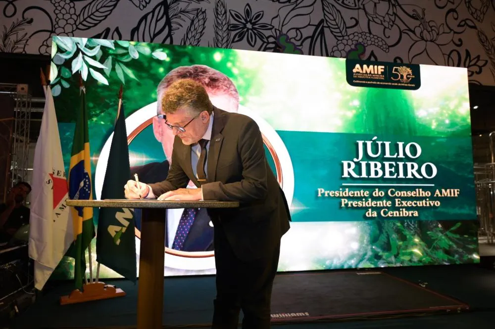 Júlio Ribeiro é empossado presidente do Conselho Deliberativo da AMIF, em cerimônia realizada em Belo Horizonte (MG), que também celebrou os 50 anos da entidade.
