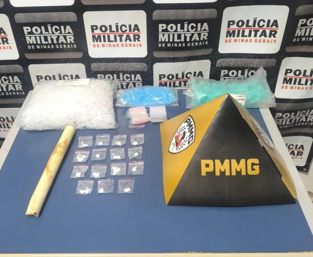 Tráfico no bairro Poção termina com um preso e um menor apreendido em Santa Maria de Itabira