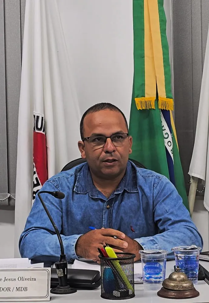 presidente da Câmara de Santa Maria de Itabira, o vereador Romilson de Jesus Oliveira