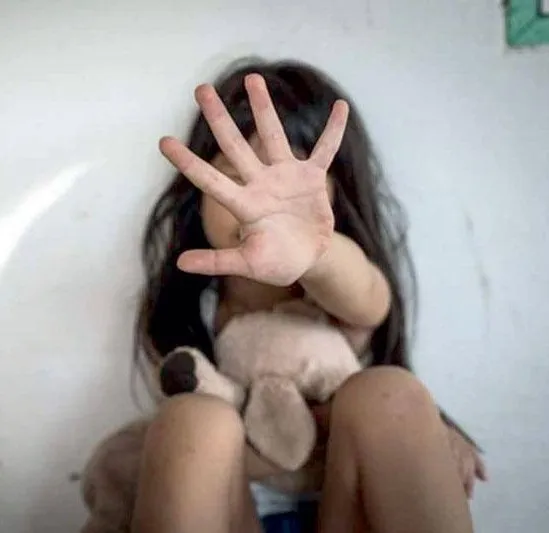 O Plantão Santamariense esclarece que a fotografia apresentada possui caráter exclusivamente ilustrativo, sem qualquer vínculo com a vítima citada na reportagem, em respeito às normas de proteção da criança e do adolescente.