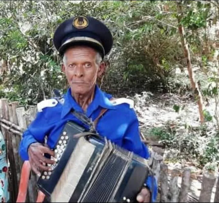Odílio Papa Lúcio, conhecido e querido sanfoneiro da Marujada de Itauninha.
