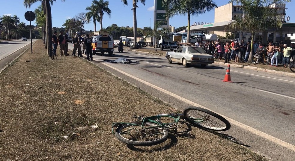 Ciclista morreu atropelado ao tentar atravessar a BR-381