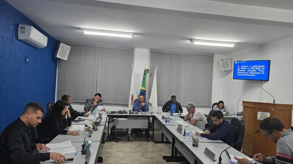 Vereadores durante reunião da Câmara Municipal de Santa Maria de Itabira