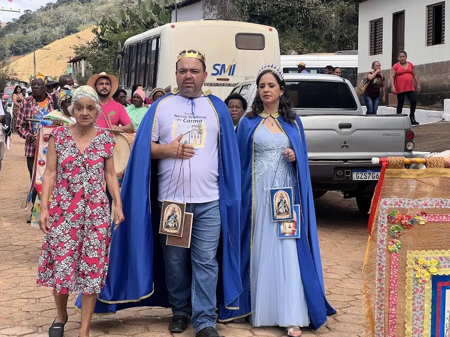 Os festeiros Juliana e Fernando, responsáveis pela organização da Festa de Nossa Senhora do Carmo 2026
