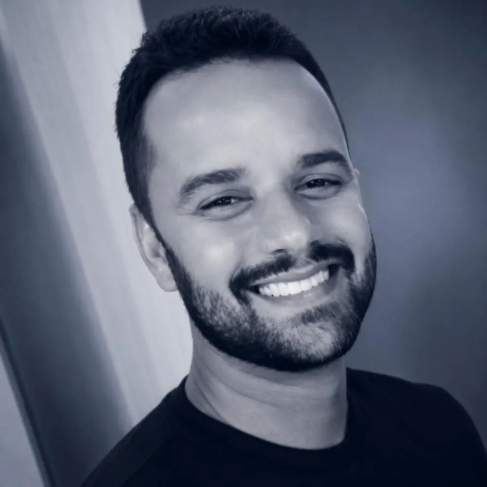 Vítima: Charles Ferreira Costa Gomes, de 41 anos. 