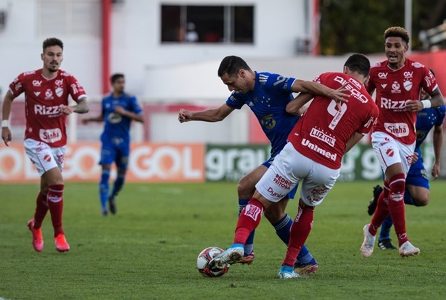 Vila Nova-GO 0 x 0 Cruzeiro