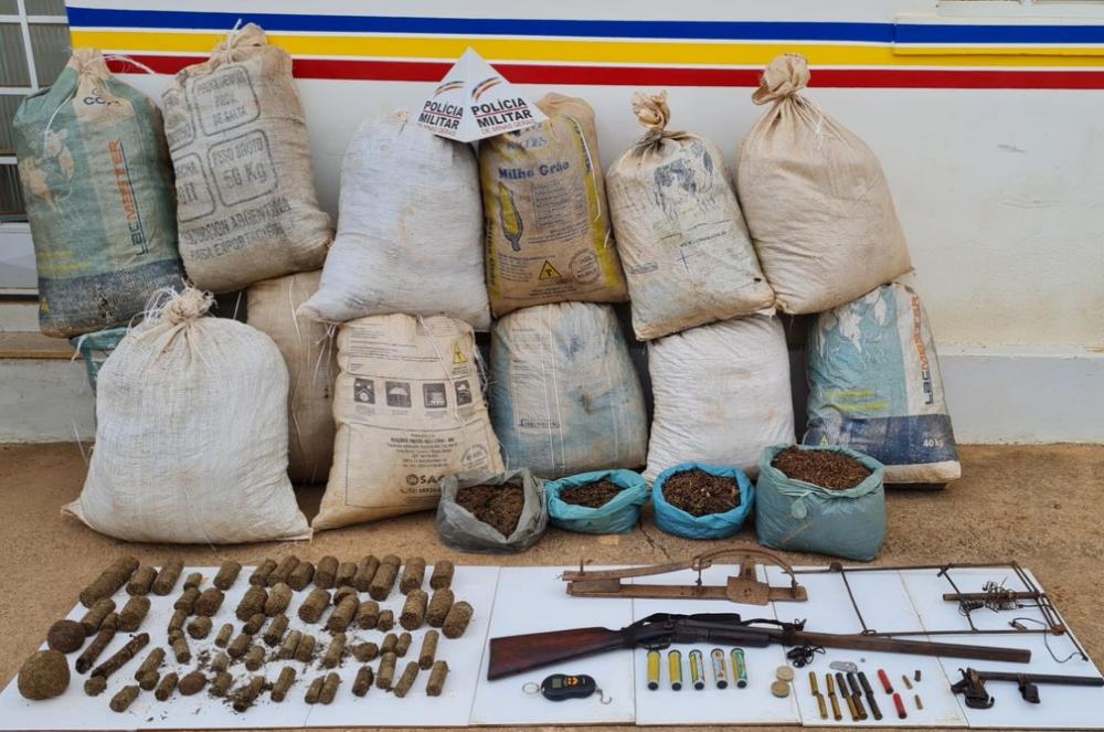 Polícia apreendeu mais de 140 kg de maconha — Foto: Polícia Militar/ Divulgação