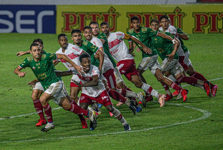  No total, a equipe celeste chegou ao oitavo duelo sem perder na Segunda Divisão