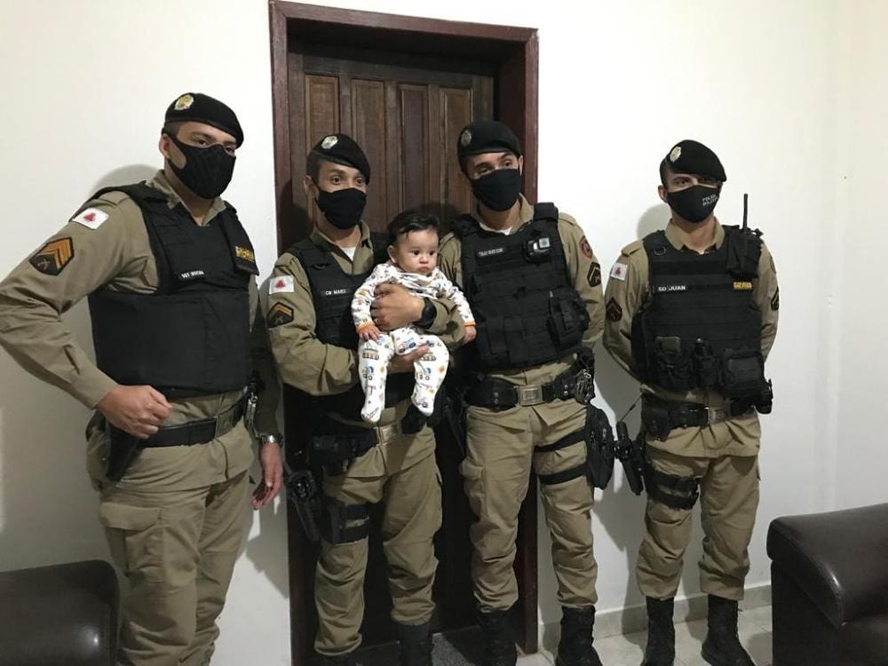 Criança engasgada é salva com ajuda da Policia Militar em Santa Bárbara MG