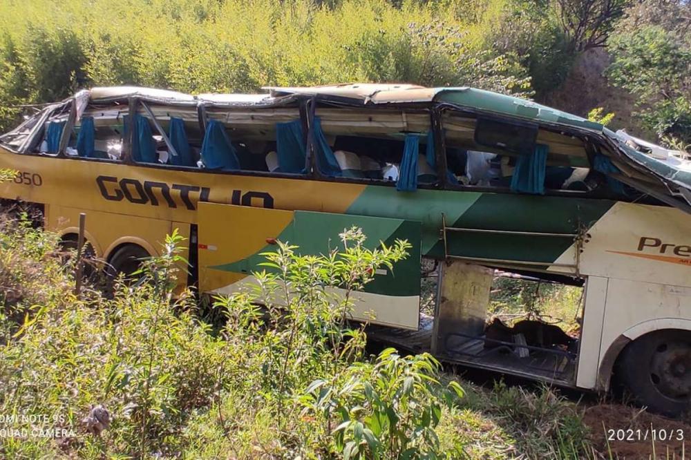 Acidente com ônibus em Leopoldina - Foto: Corpo de Bombeiros de Minas Gerais/ Divulgação