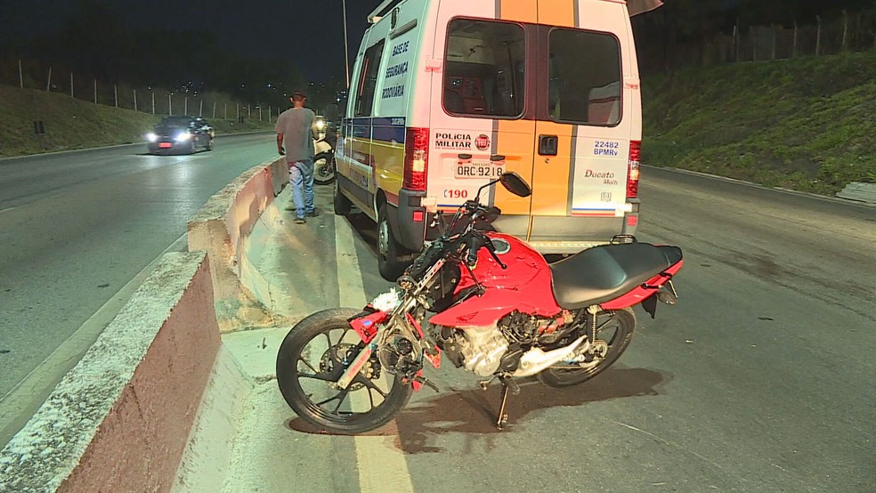 Homem inabilitado atropela pedestre no Anel Rodoviário de BH