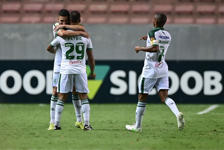 O Coelho saiu em desvantagem, mas conseguiu reagir com um golaço de Patric e outro do atacante Ademir, de pênalti
