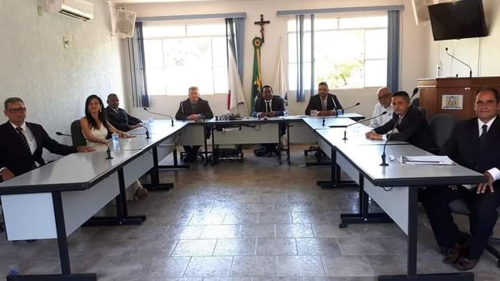 Vereadores no plenário da Cãmara de Santa Maria de Itabira