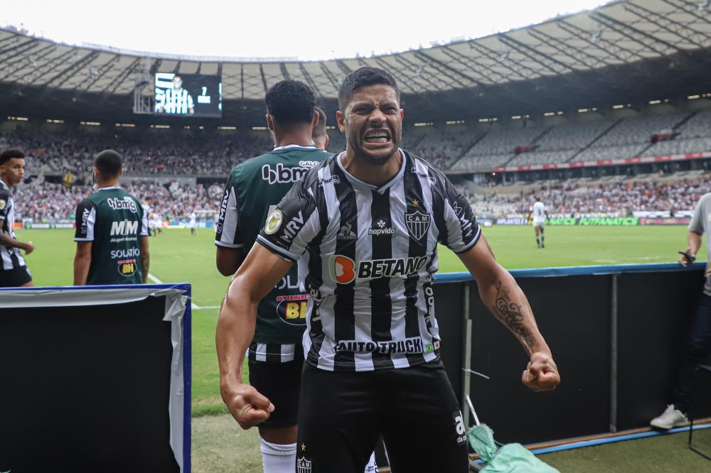 Com a presença da torcida no Mineirão, os craques do Galo Hulk e Diego Costa balançaram as redes