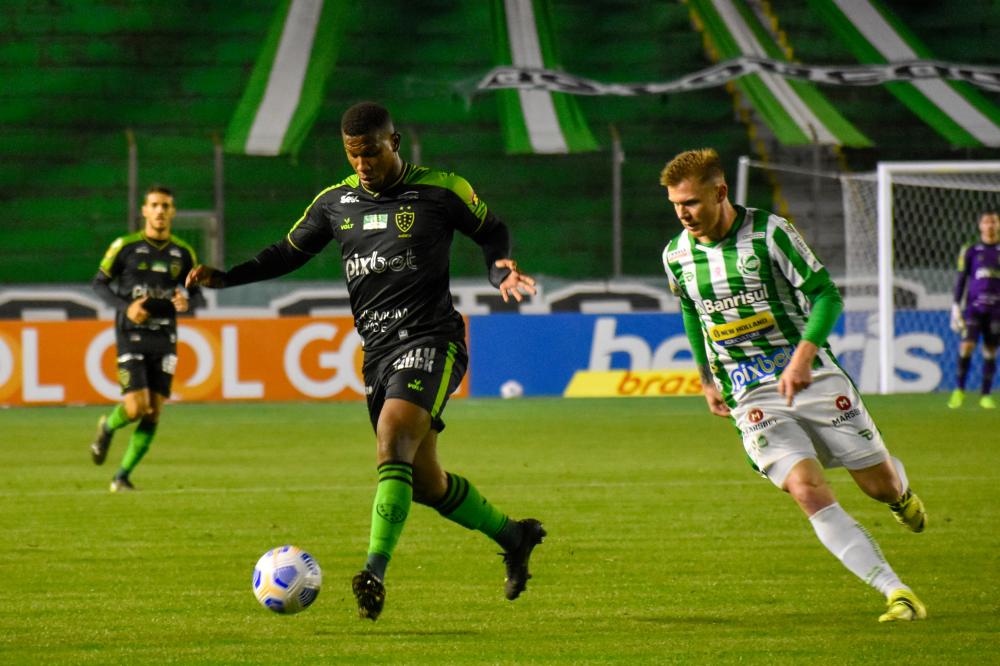 Coelho saiu na frente, mas cedeu o empate para o Juventude, em Caxias do Su