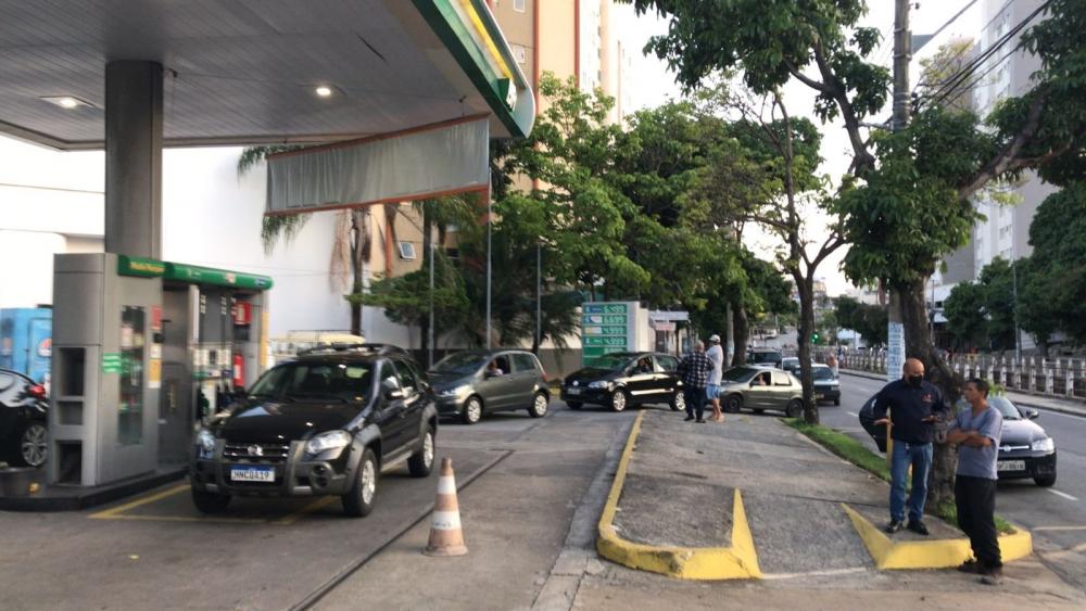 Paralisação dos tanqueiros, causa desabastecimento em Minas, continua por tempo indeterminado