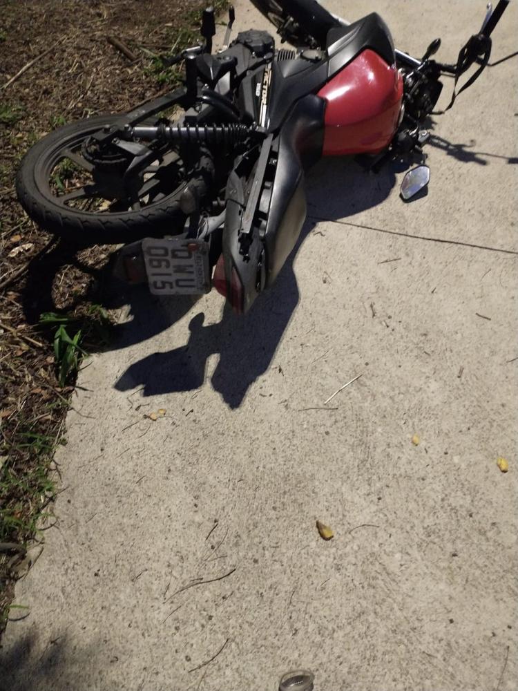 Mulher morre após moto bater em poste no Bairro Santa Inês em BH