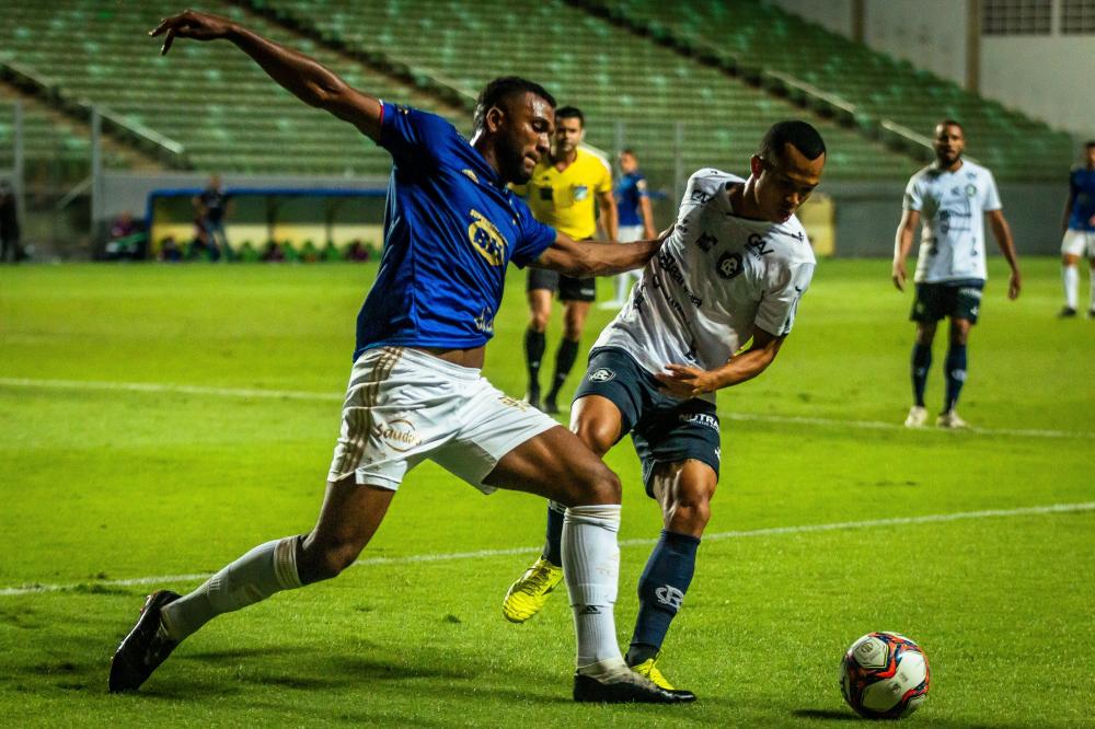 Cruzeiro foi melhor no primeiro tempo, mas pecou nos minutos finais do jogo e foi derrotado