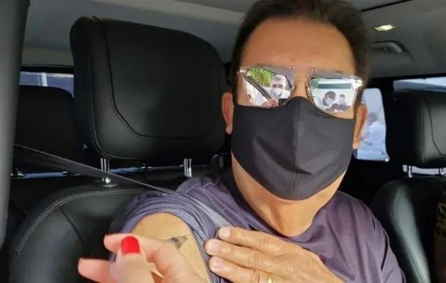 Faustão tomou a primeira dose da vacina contra covid-19 nesta segunda-feira