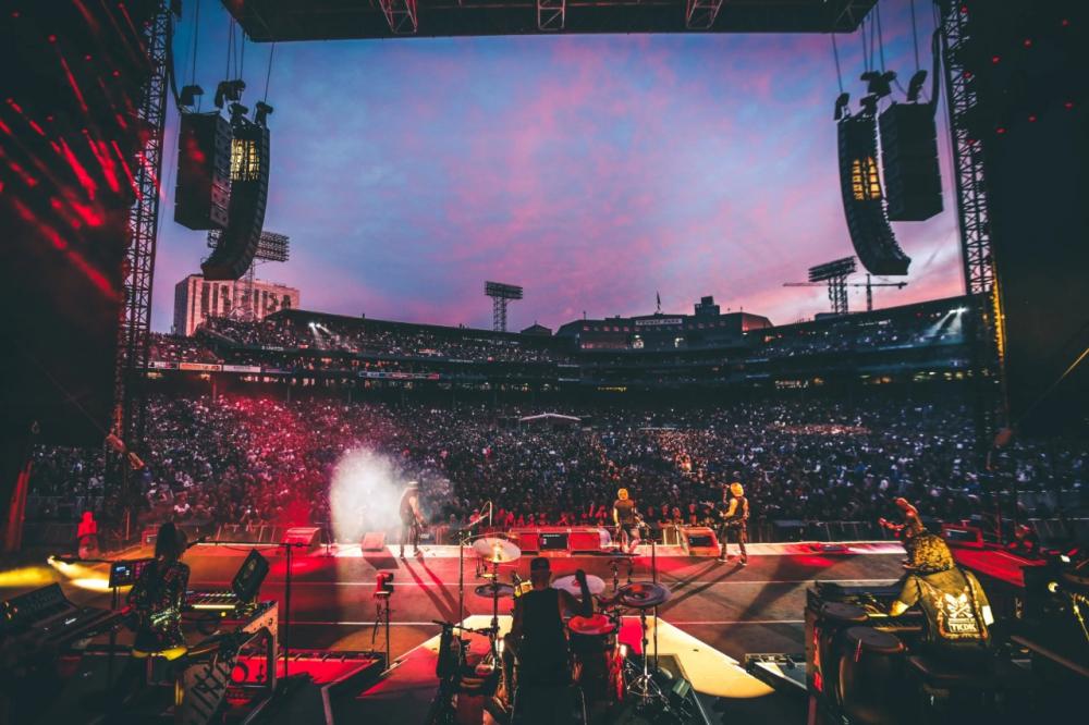 Festival de música e entretenimento confirmou o retorno do Guns N' Roses como headliner