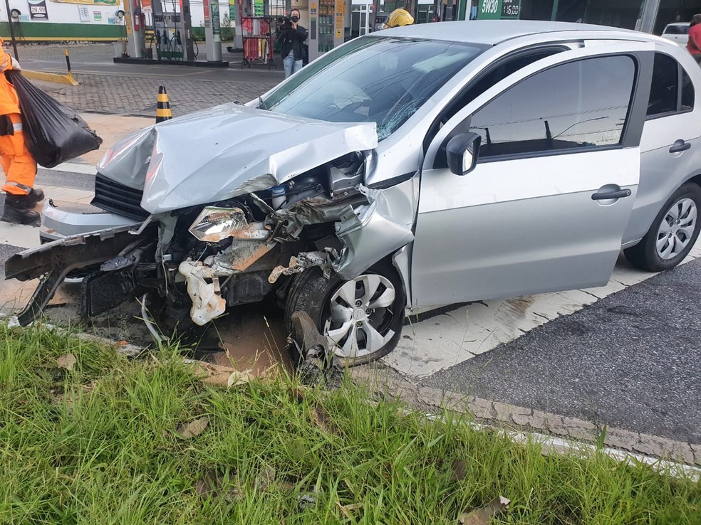 Acidente na Avenida Barão Homem de Melo deixa um ferido em BH