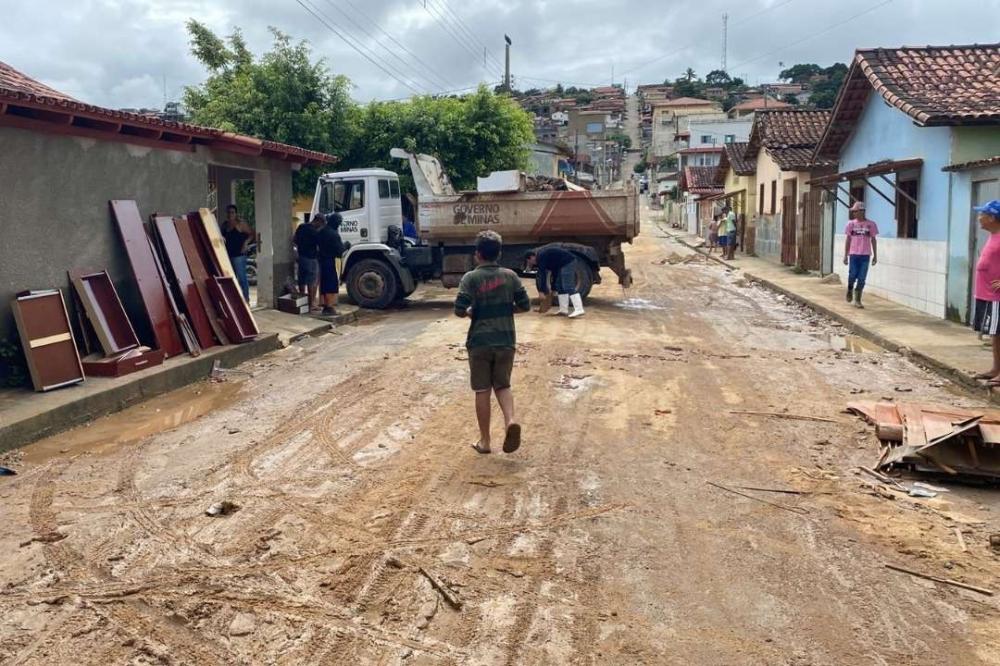 ‘Calamidade absoluta’, diz Kalil sobre chuva no vale do Jequitinhonha