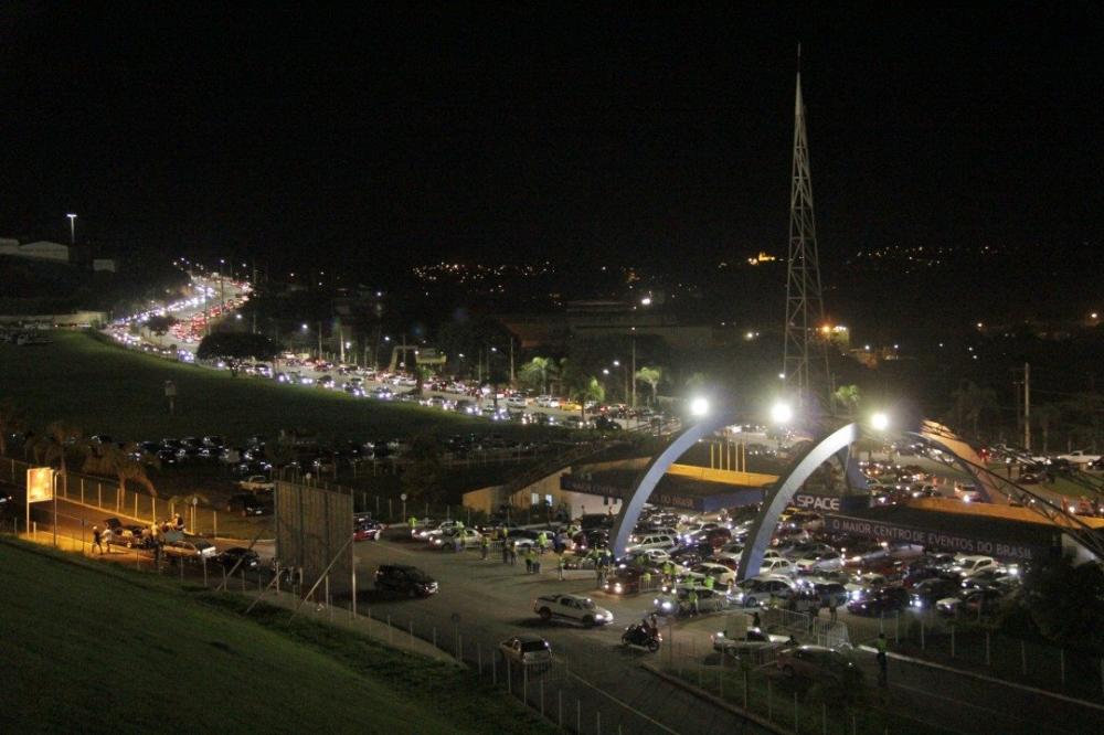 Jovem vai a show de samba com homem que conheceu pela internet e é estuprada em Santa Luzia (MG)
