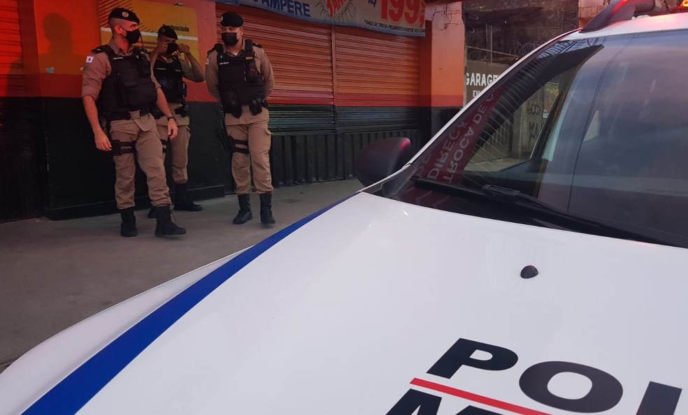 Bandido é morto após tentar roubar Policiais no Bairro Asteca, em Santa Luzia; Quatro foram detidos