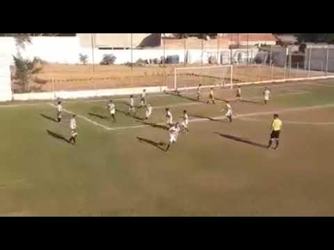 Garoto de 12 anos faz golaço digno de placa em Nova Era